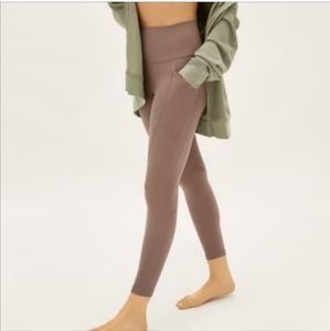 NWT Everlane Perform Pocket Legging